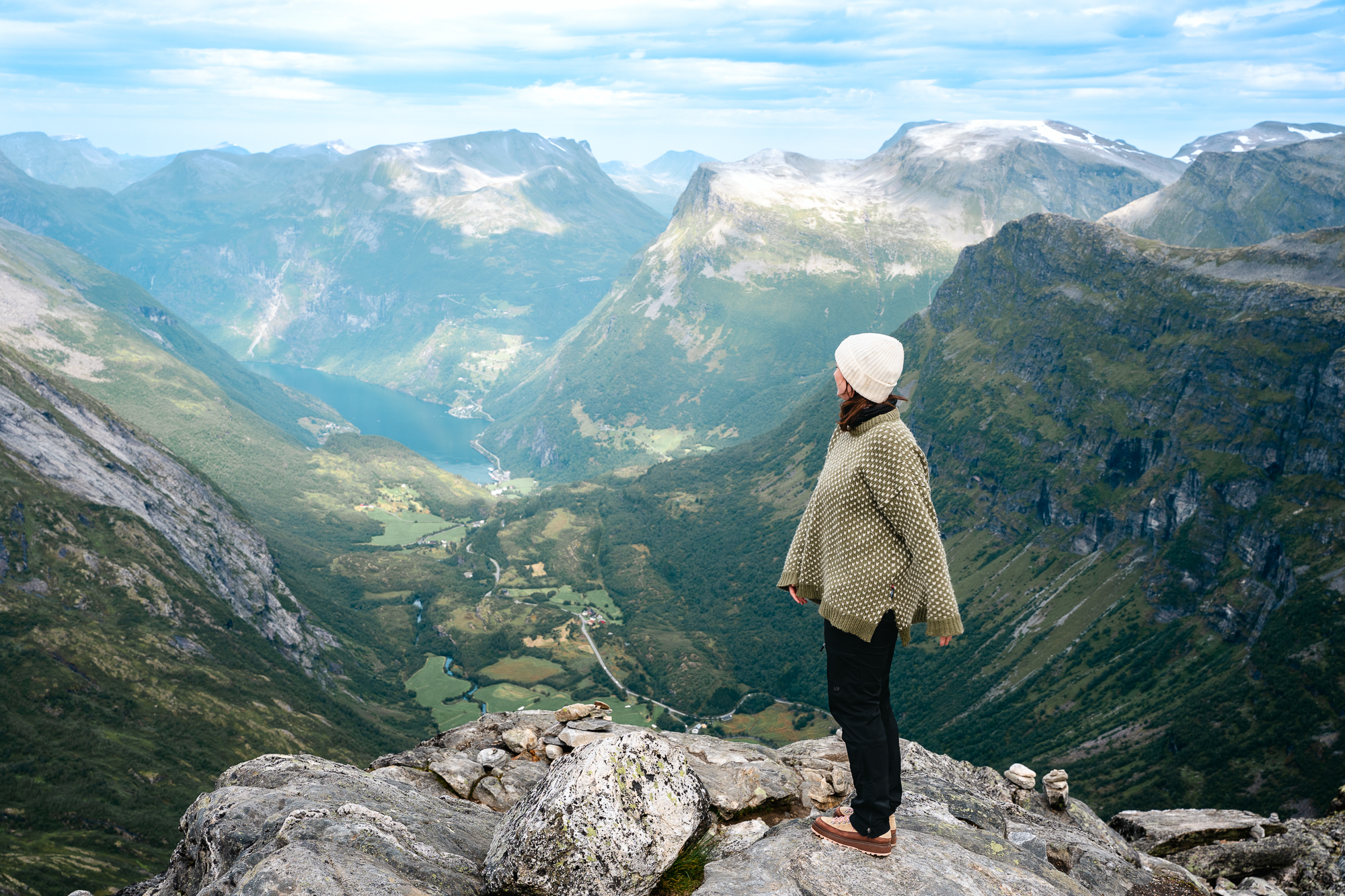 Fra Dalsnibba får du spektakulær utsikt mot Geiranger og Geirangerfjorden.